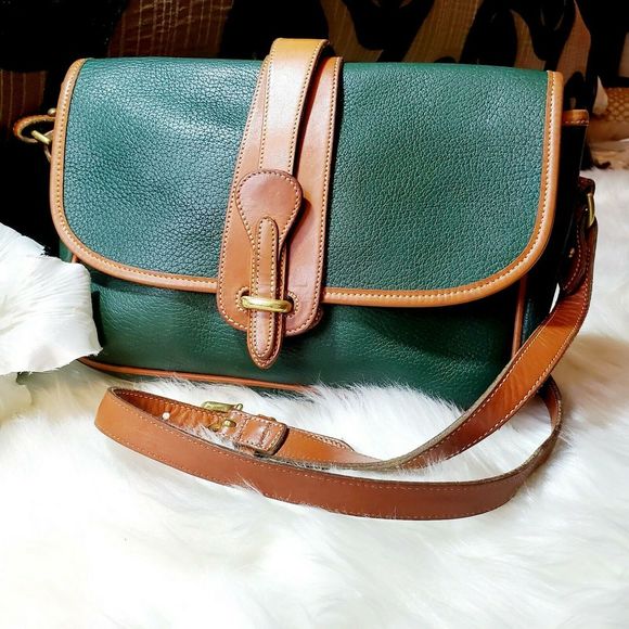 Dooney & Bourke Handbags - VTG Dooney & Bourke Pebbled Leather Crossbody EUC